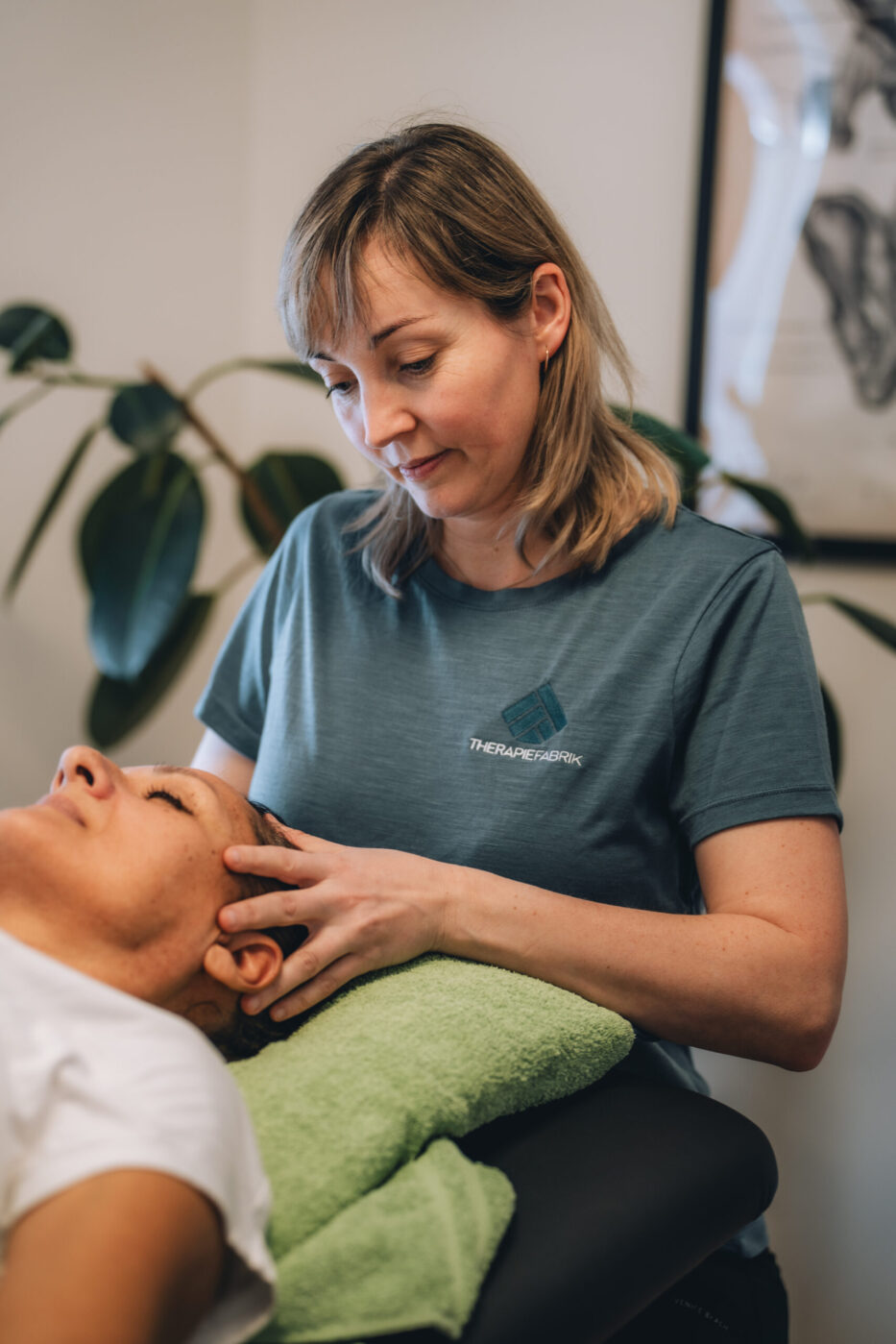 Physiotherapie Behandlung in der Therapiefabrik Dornbirn